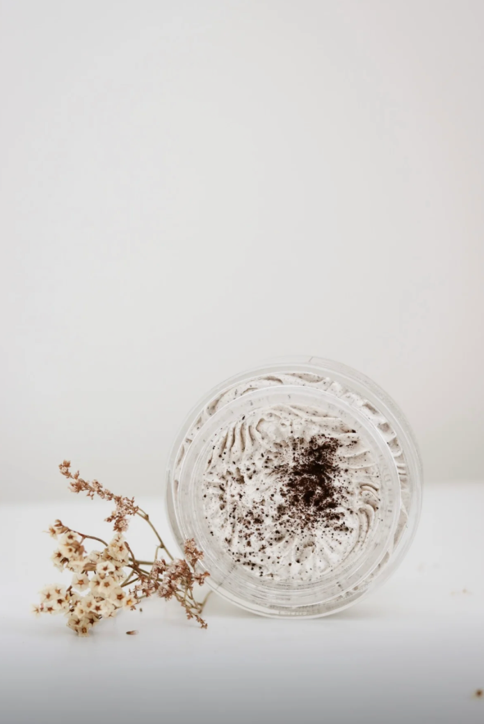 Beurre corporel exfoliant fouetté au café Zarits