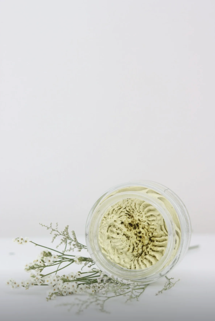 Beurre corporel fouetté au matcha et au patchouli de Zarits