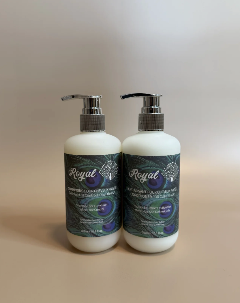 Duo de cheveux bouclés royaux